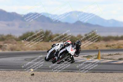 media/Nov-16-2025-Race Pace (Sun) [[8c5fa54630]]/Non Verified Riders (1st 20 Minutes)/5-Turn 15 (110pm)/